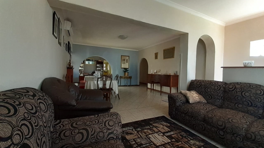 4 Bedroom Property for Sale in Wetton Western Cape